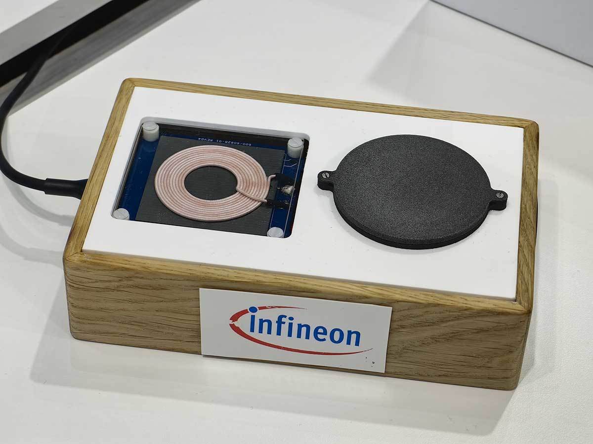 infineon Qi2 bežični punjač infineon Qi2 bežični punjač