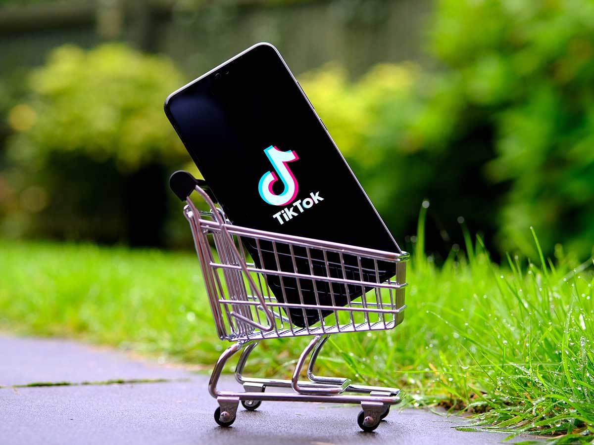 TikTok u kolicima za šoping TikTok u kolicima za šoping